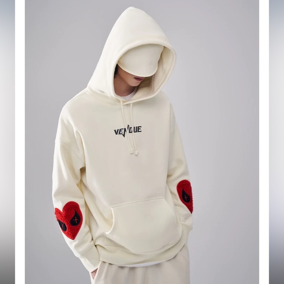 Venque “Amoo love” heart logo hoodie (size: S) - Picture 6 of 16